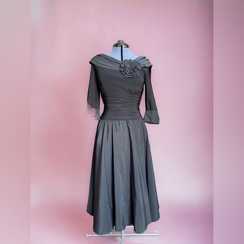 1990 vintage inspired black swing dress perfect condition. size Jessica Howard